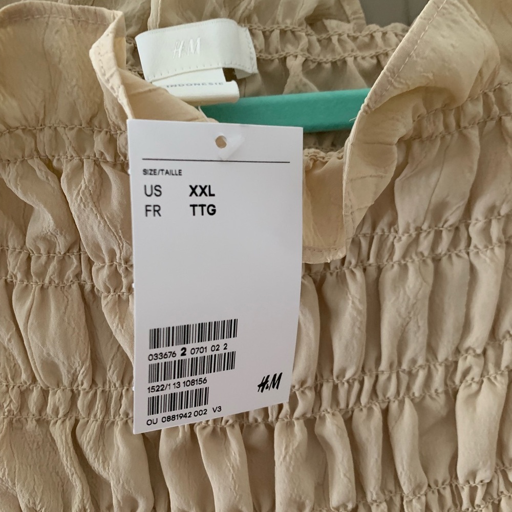 H&M shirt - Picture 2 of 2